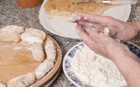 خرید خمیر مایه و خرید انواع خمیر مایه به جهت استفاده در نانوایی‌ها، نان فانتزی‌ها و قنادی‌ها و قیمت خرید انواع خمیر مایه‌ها و خرید اینترنتی خمیر مایه و نحوه خرید خمیر مایه از شرکت پارس کاک و خرید پودر خمیر مایه فوری و خرید خمیر مایه دولتی و خرید عمده خمیر مایه و لیست قیمت انواع خمیر مایه‌های ایرانی و خارجی و تفاوت خمیرمایه خشک و فوری - خرید خمیر مایه برای پخت نان خانگی