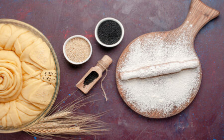 خرید خمیر مایه و خرید انواع خمیر مایه به جهت استفاده در نانوایی‌ها، نان فانتزی‌ها و قنادی‌ها و قیمت خرید انواع خمیر مایه‌ها و خرید اینترنتی خمیر مایه و نحوه خرید خمیر مایه از شرکت پارس کاک و خرید پودر خمیر مایه فوری و خرید خمیر مایه دولتی و خرید عمده خمیر مایه و لیست قیمت انواع خمیر مایه‌های ایرانی و خارجی و تفاوت خمیرمایه خشک و فوری - اهمیت و نقش خمیر مایه در هنر نانوایی