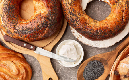 خرید خمیر مایه و خرید انواع خمیر مایه به جهت استفاده در نانوایی‌ها، نان فانتزی‌ها و قنادی‌ها و قیمت خرید انواع خمیر مایه‌ها و خرید اینترنتی خمیر مایه و نحوه خرید خمیر مایه از شرکت پارس کاک و خرید پودر خمیر مایه فوری و خرید خمیر مایه دولتی و خرید عمده خمیر مایه و لیست قیمت انواع خمیر مایه‌های ایرانی و خارجی و تفاوت خمیرمایه خشک و فوری - نقش مهم خمیرمایه در کیفیت نان‌ها، دونات‌ها و پیراشکی‌ها در نانوایی‌ها و قنادی‌ها